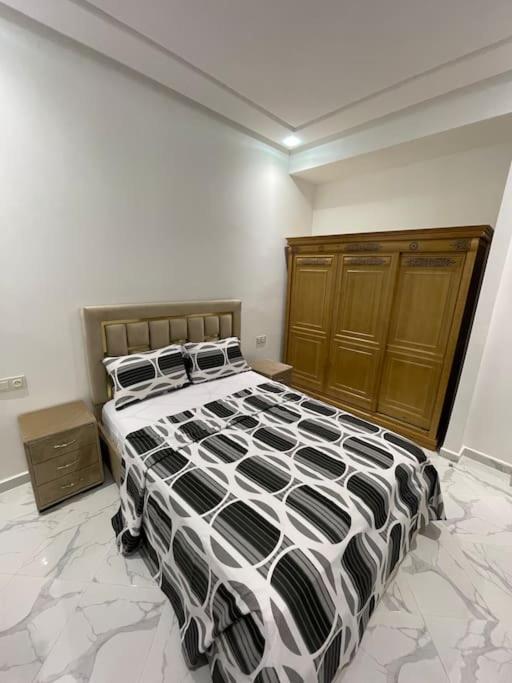 Apartment Berriko Tangier Bagian luar foto